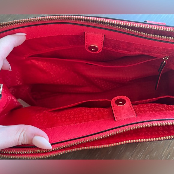 Kate Spade Shoulder Bag LIKE NEW CONDITION - Picture 4 of 8